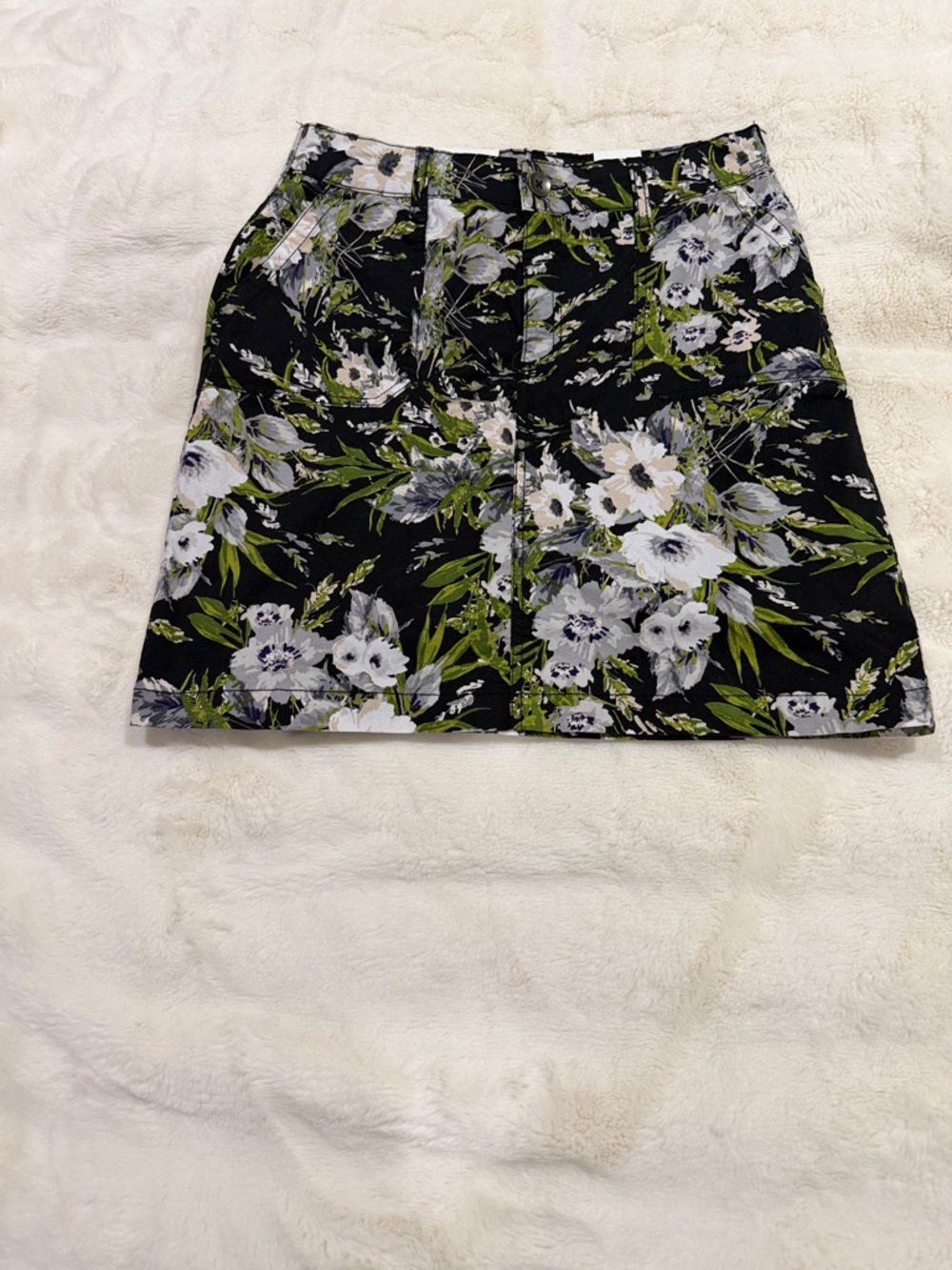 croft & barrow Black Floral Mini Skirt with White & Green Blooms